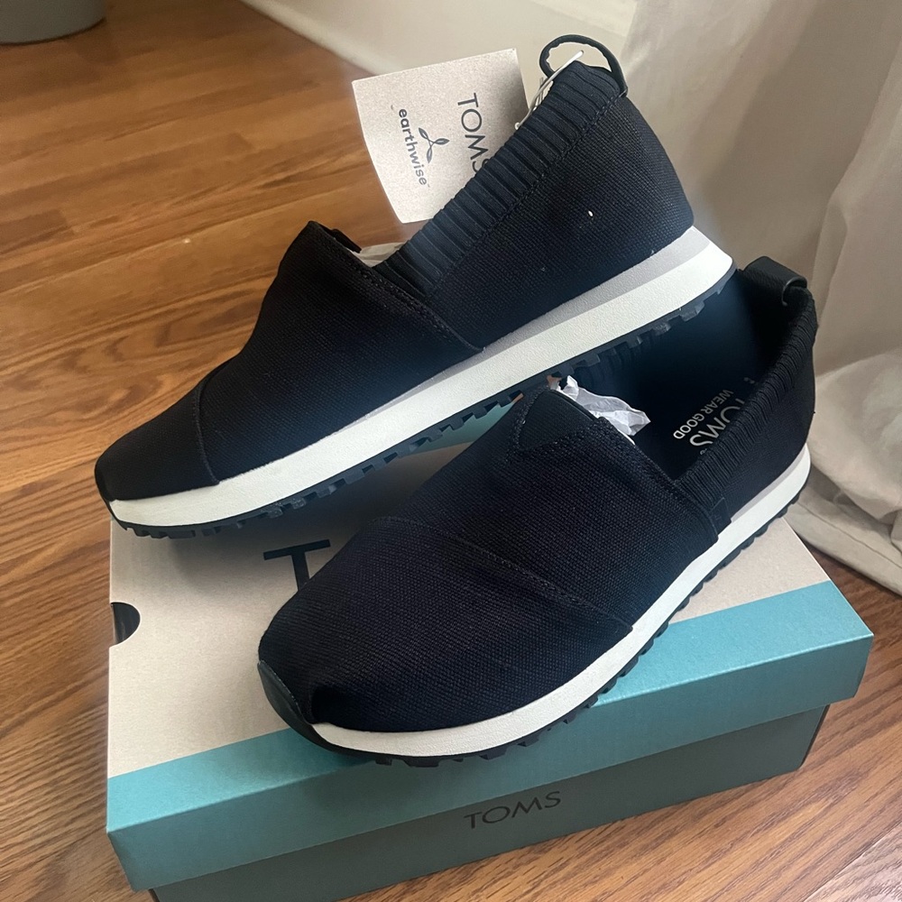 TOMS Men's Black Slip-On Sneakers